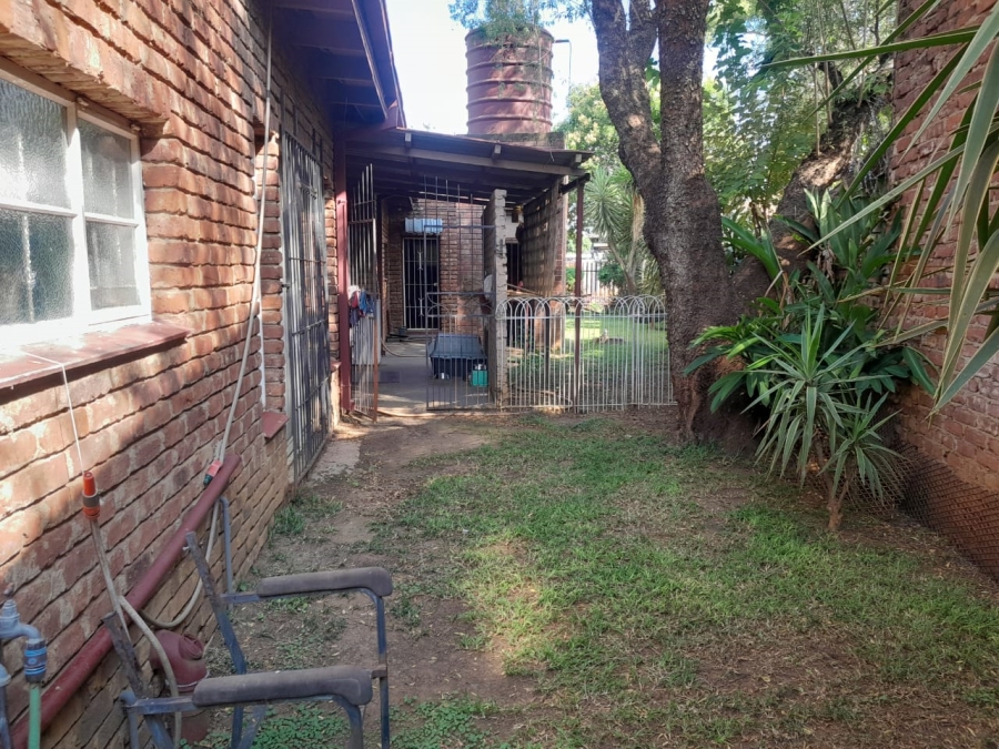 5 Bedroom Property for Sale in Rustenburg Central North West
